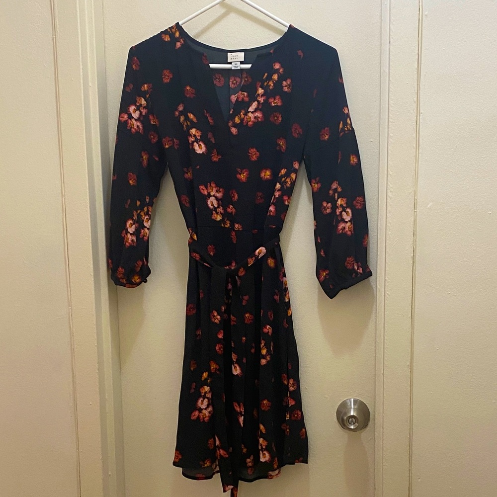 A New Day Red Floral Black V Neck Dress in Size XS Extra Small | 3/4 Sleeves